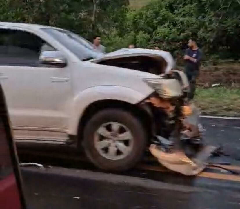 Imagem de compartilhamento para o artigo Motociclista morre em colisão frontal com Hilux na BR-060 em Camapuã da MS Todo dia